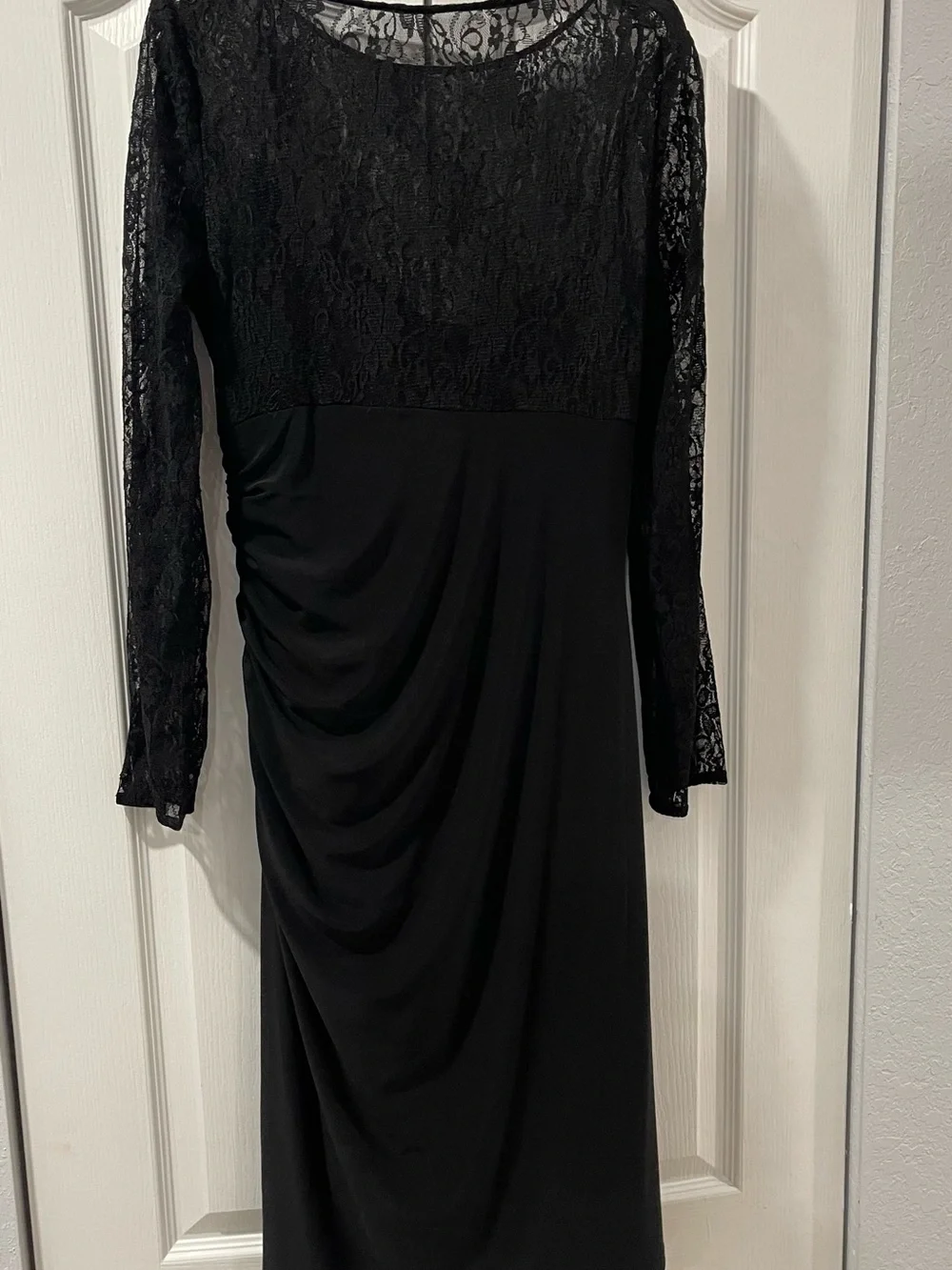 Chaps Black Lace Long-Sleeve Ruched Midi Dress